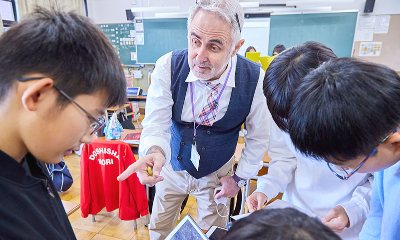 師弟の垣根を越えた信頼関係が生徒たちの学ぶ意欲を向上させる