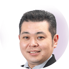 美術科教諭水江 亮太