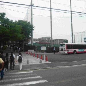 学校バスターミナル全景