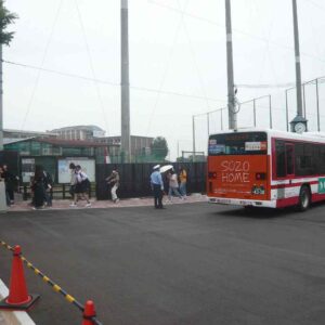 降車場所は学校前坂下です