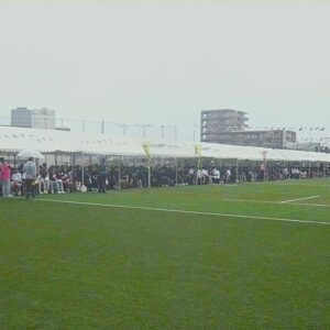 テント内での閉会式