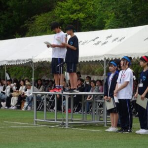 宗教委員生徒による開会式礼拝